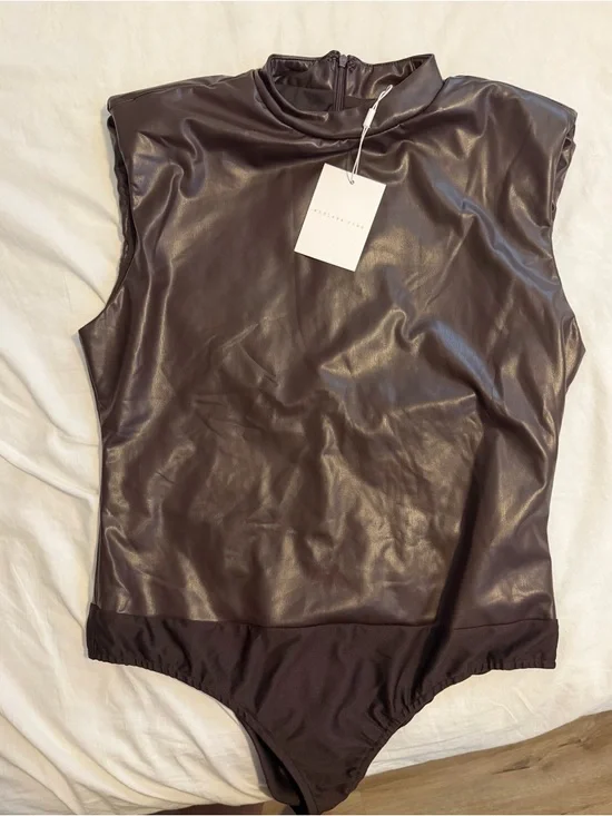 NWT Endless Rose Sleeveless Faux Leather Bodysuit in Deep Brown Size XL - Picture 1 of 4